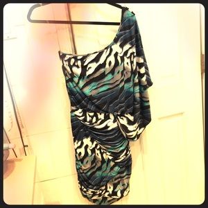 Cute😍 One shoulder animal print mini-dress